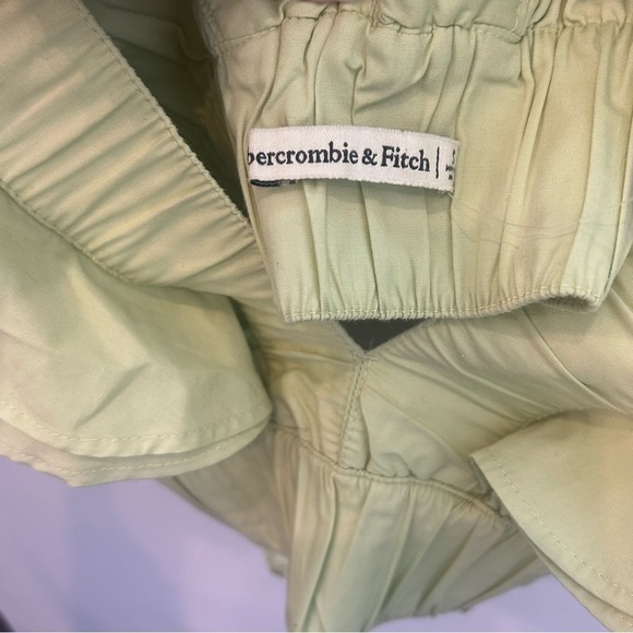 Abercrombie & Fitch Crop Ruffle Blouse V Neck‎ Back Small NWT - Picture 3 of 4